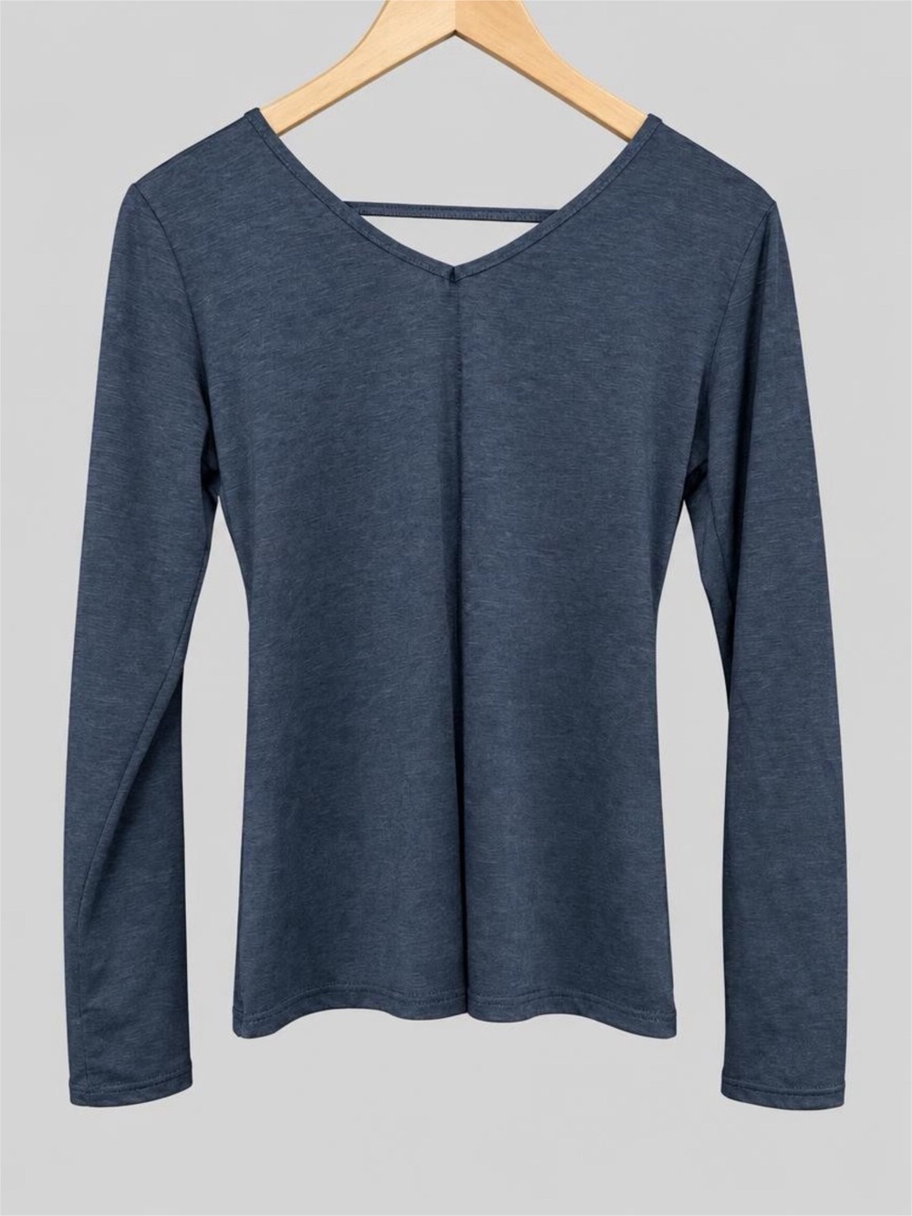 ZYIA Women's V-Neck Long Sleeve Yoga Tee in Slate Blue XL
